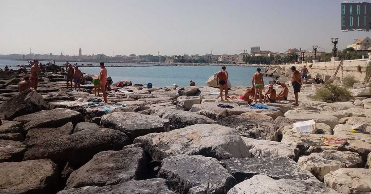 A Bari c'� una spiaggia intima e situata in pieno centro: � "l'Angolo del Paradiso"